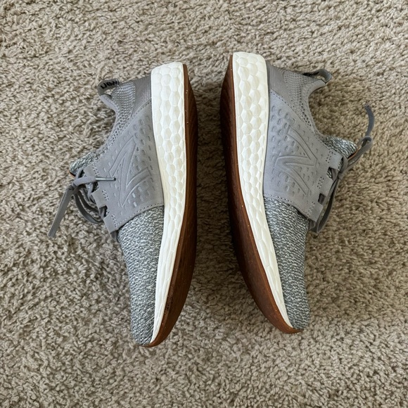 New Balance Running Shoes - Picture 3 of 6